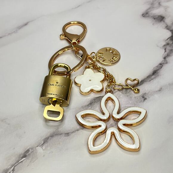 Louis Vuitton Lock & Key #317 with a Floral Charm Keychain | White & Rhinestone - Picture 2 of 6
